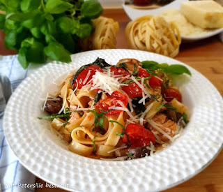 Tagliatelle mit Lachs Champignon Soße