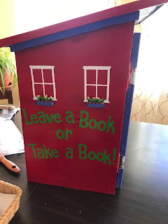 Build community, cultivate readers and spark creativity with a repurposed Little Free Library. A fabulous DIY project, these portable libraries help promote literacy by offering free books for all. Learn how you can make your own on a small budget. {reading, LFL, elementary, plans, ideas, tips} #freebooks #communityinvolvment