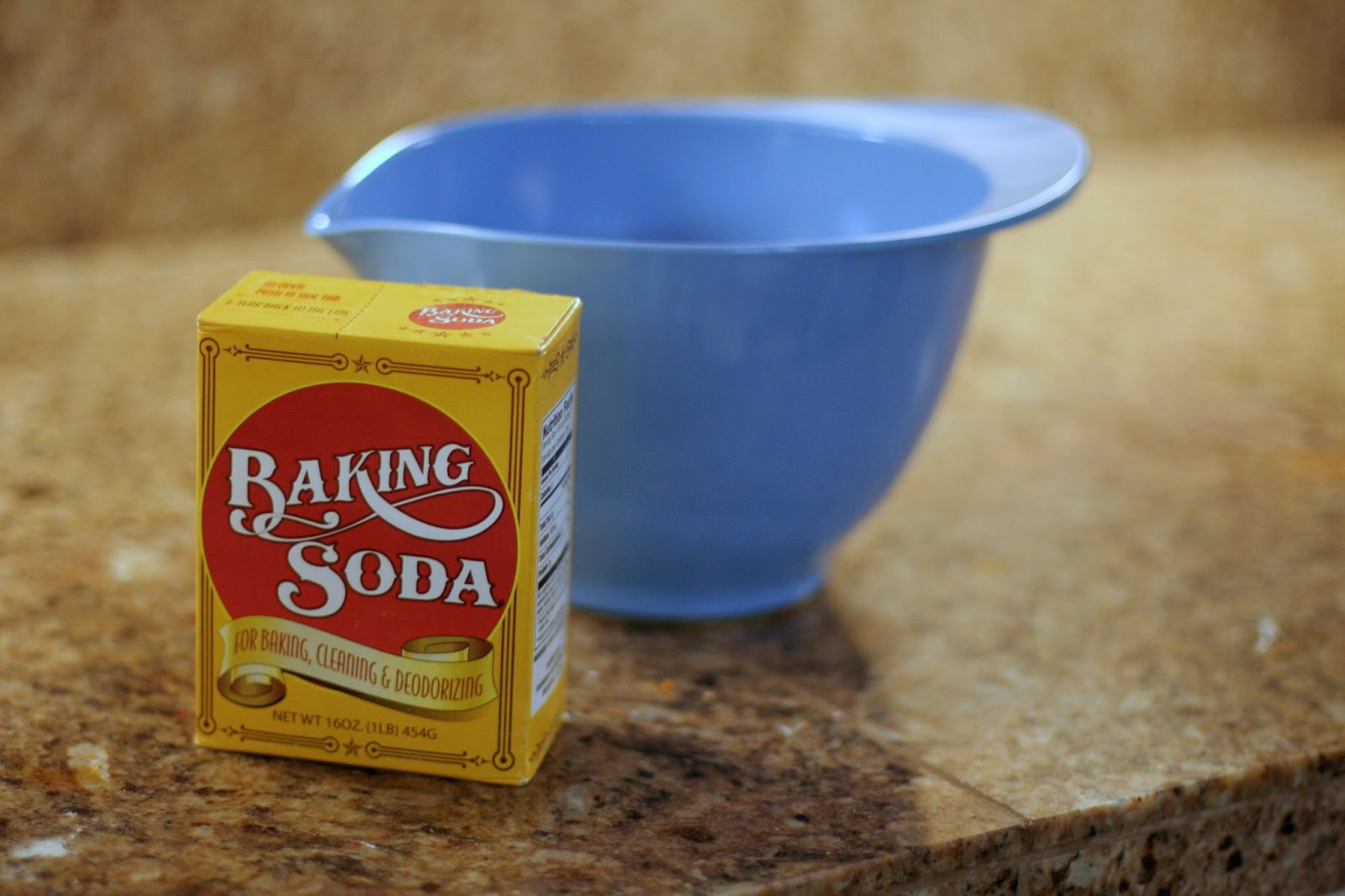 Simple Small Worlds Fizzing Hidden Ocean World