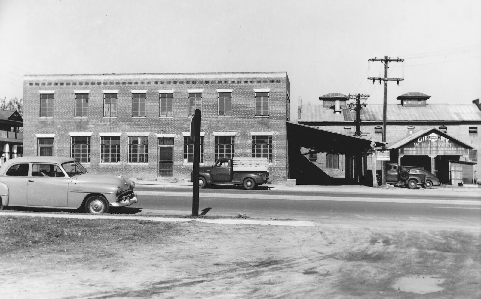 IMAGES OF OUR PAST LOVETT & BRINSON, EAST JACKSON STREET, DUBLIN, GA