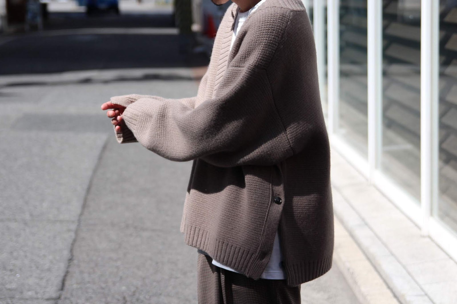 YOKE / ヨーク「5G MILANO RIB V-NECK KNIT」 - input staff blog