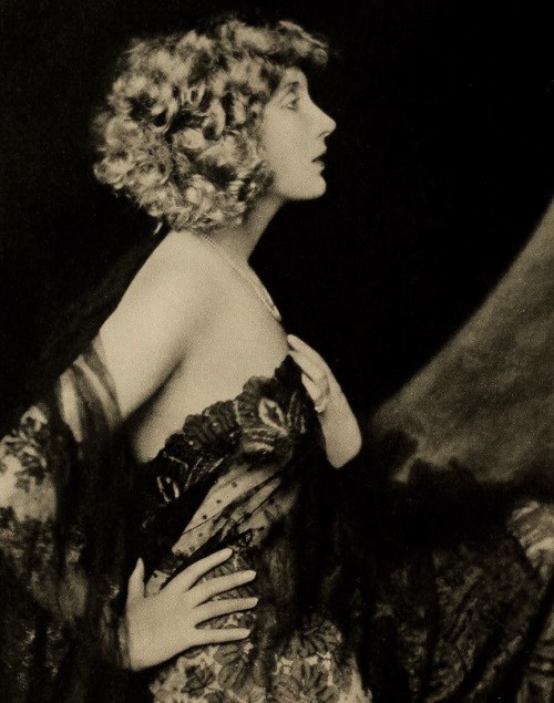 Helen Lee Worthing & Her Sad Suicide