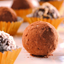 CHOCOLATE COCONUT HEALTHY TRUFFLES