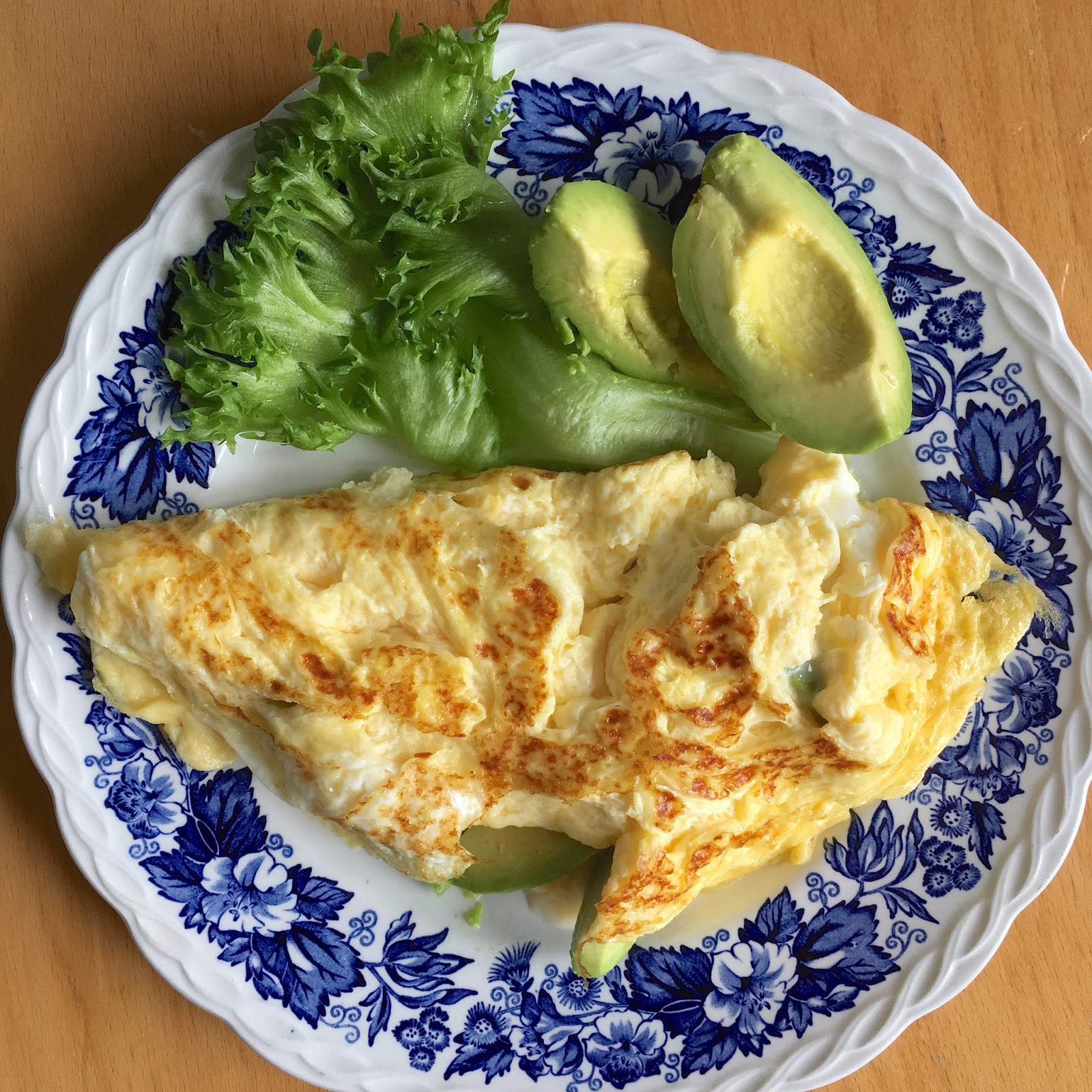 Подача омлета в ресторане