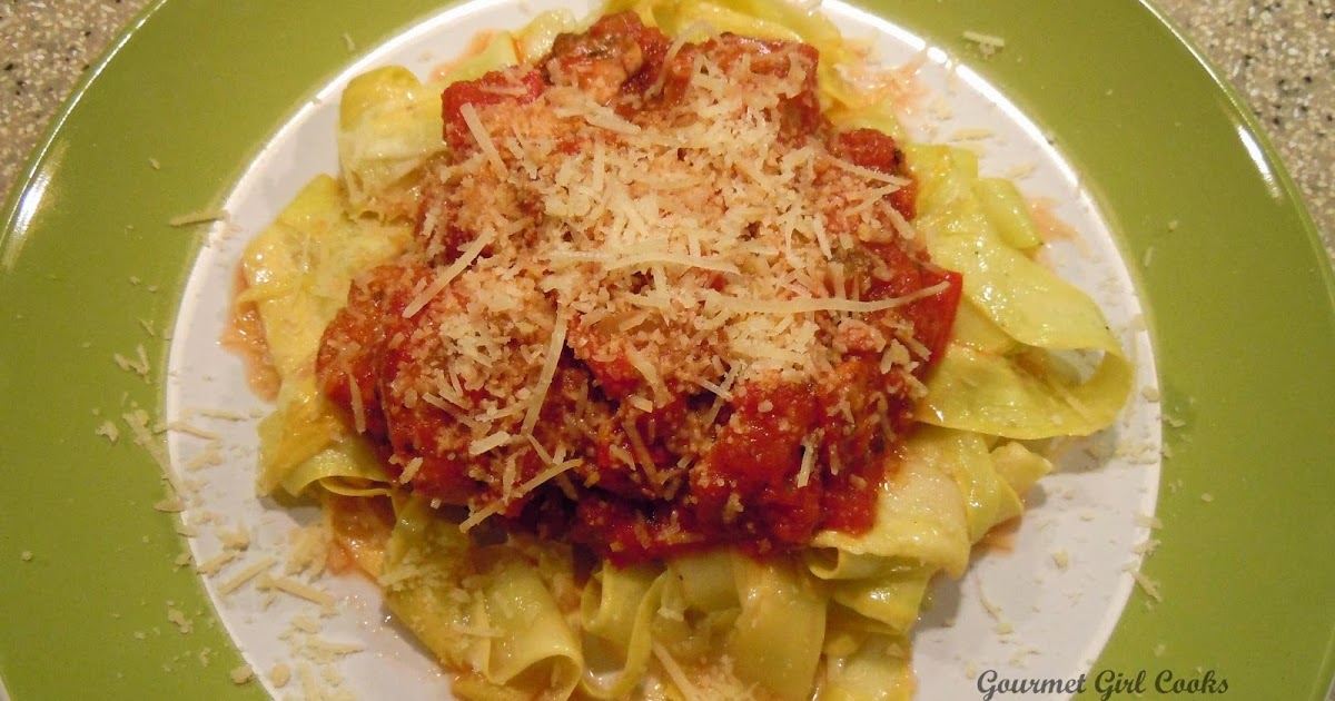 Gourmet Girl Cooks: Papparadelle w/ Italian Sausage in Roasted Garlic ...