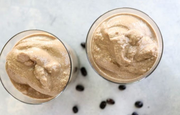 Vanilla Coconut Cashew Latte Smoothie #drinks #smoothies