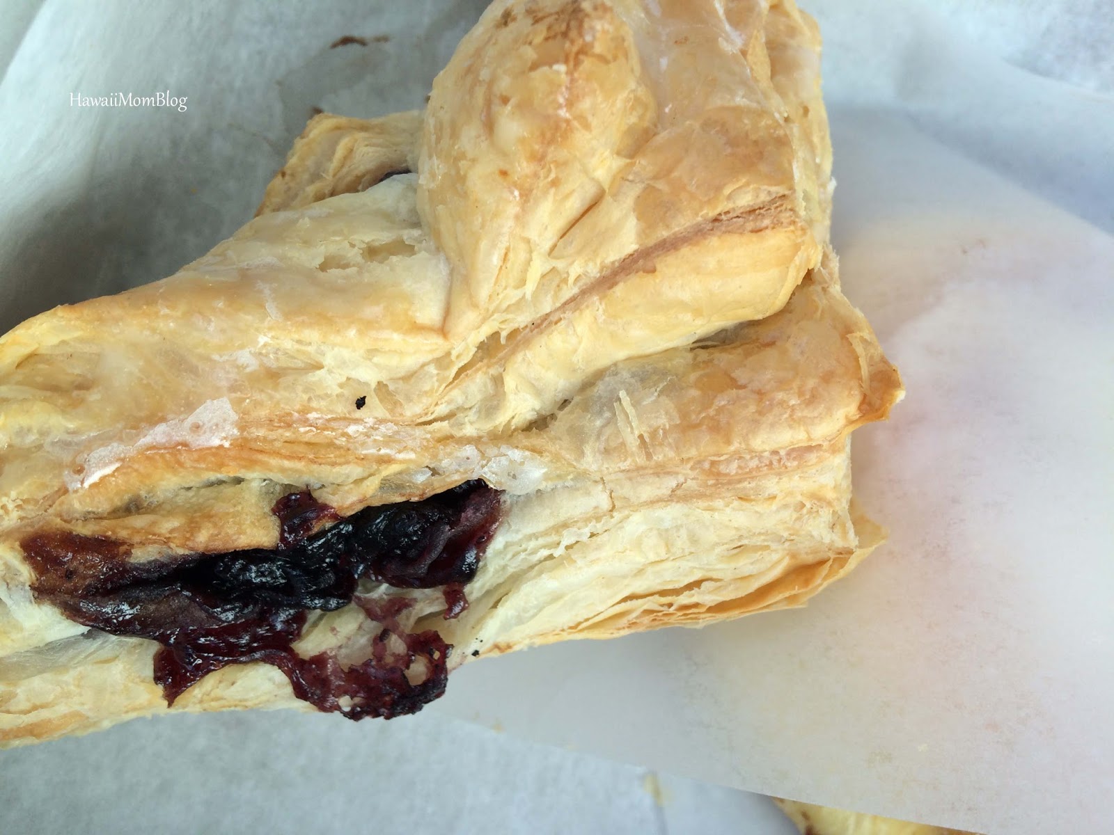 Hawaii Mom Blog Paalaa Kai Bakery