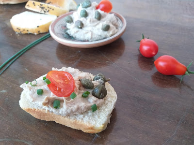 Pasta de ton cu unt si capere