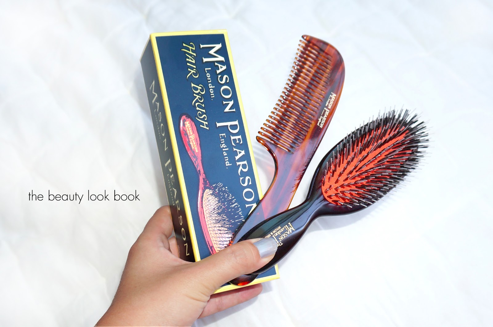What Type of Brush Should I Carry in My Purse: Tips For Different Hair Types