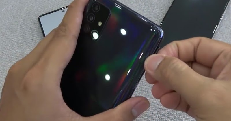 Cara Membuka Casing Belakang dan Mengganti Baterai Samsung