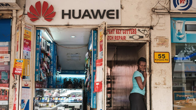 Técnicos da Huawei, a maior companhia de telecomunicações do mundo, ajudaram os governos africanos a espionar seus oponentes políticos.