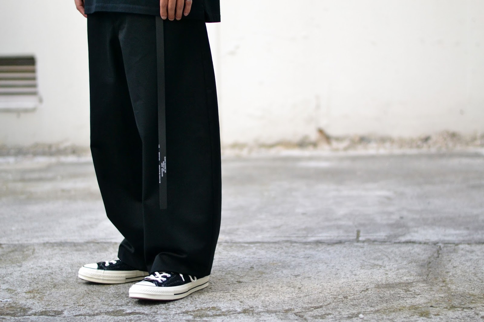 S-4-232K定価3万LAD MUSICIAN TUCK SLIM スラックス 44 黒パンツ