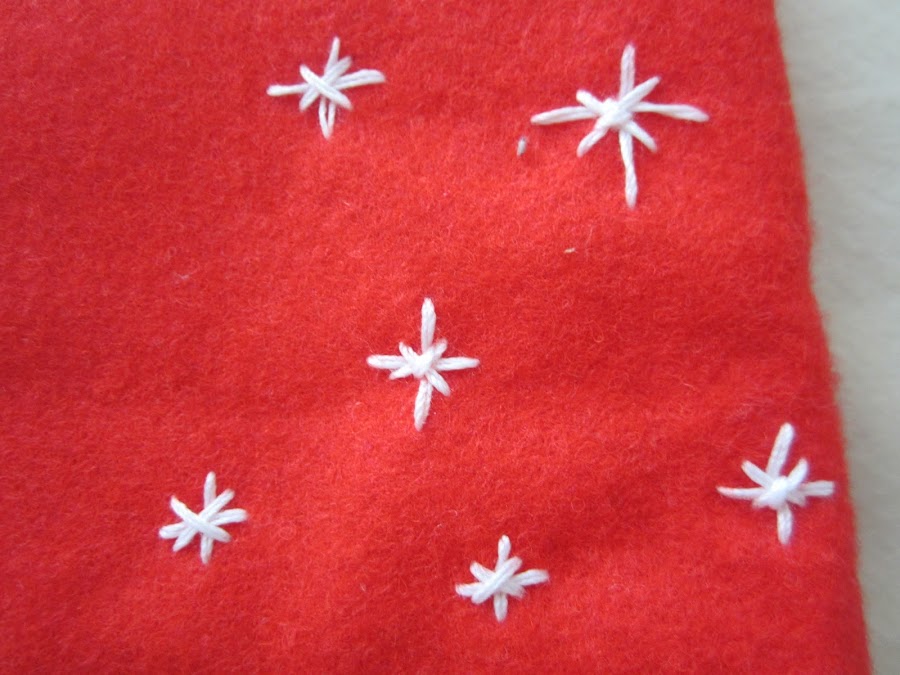 mis nancys, mis peques y yo, disfraz duende de navidad fieltro detalle bordado