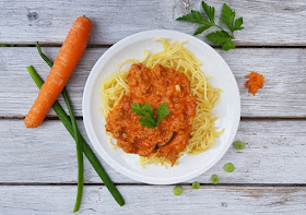 Rezept: Schwedische Spaghetti. Das einfache Pasta-Gericht, das dem Namen nach aus Schweden stammt, lässt sich schnell zubereiten und schmeckt total lecker. Zudem könnt Ihr darin gut Gemüse verstecken, wenn Euer Kind z.B. keine Karotten isst.