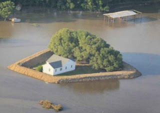 melindungi rumah dari banjir