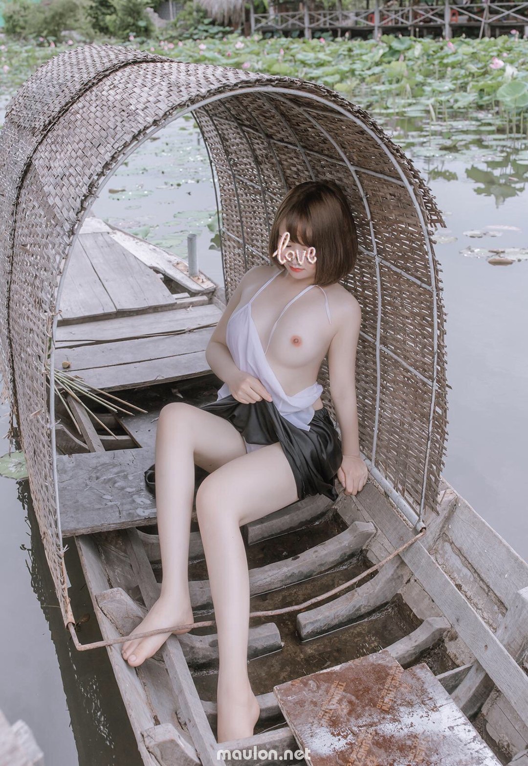 MauLon.Net - Ảnh sex Cô gái mặc đầm sen