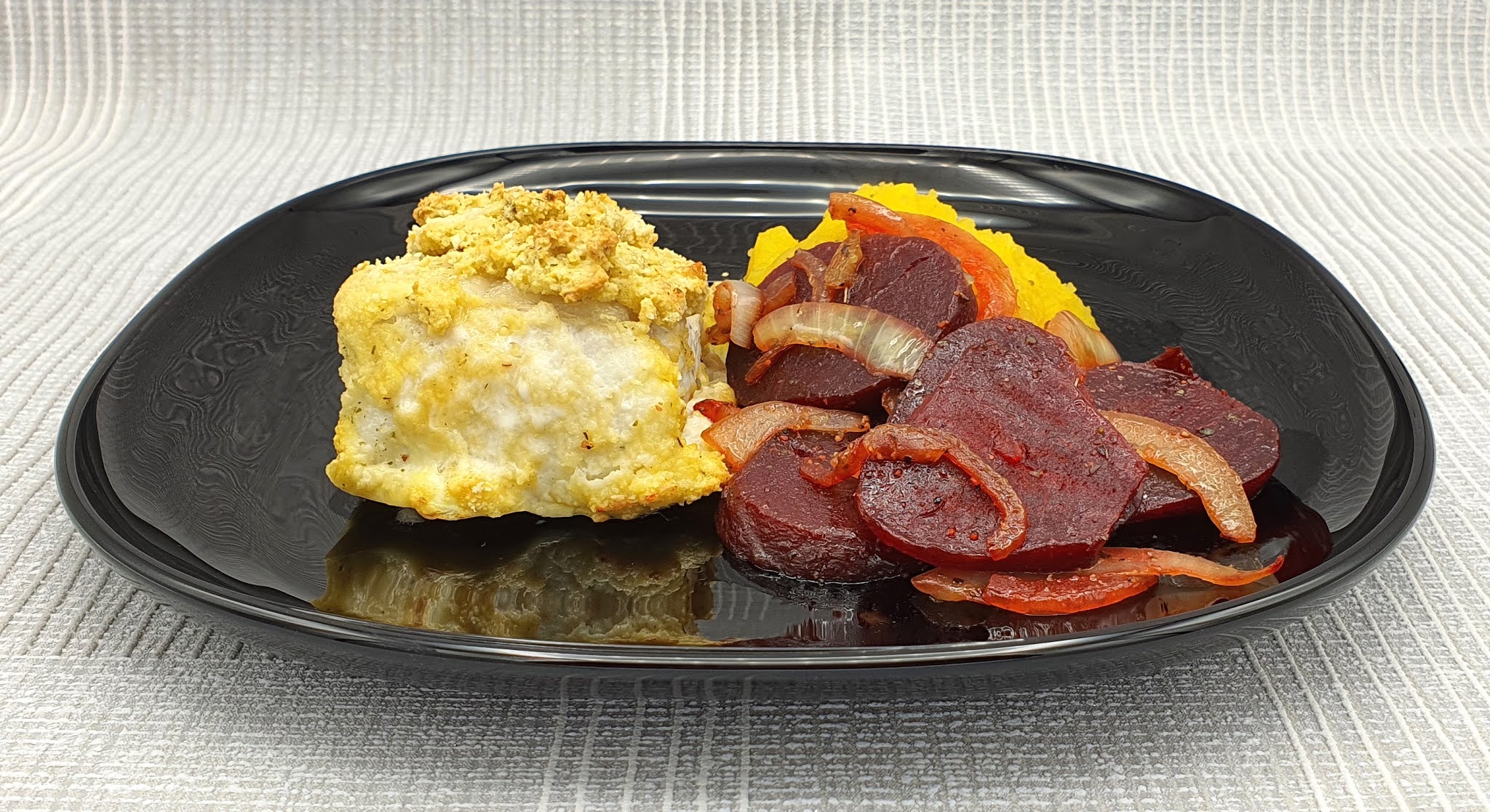 Wessels low carb Welt: Steinbeißer mit Steckrübenmus und Rote Bete Wessels low carb Welt: Steinbeißer mit Steckrübenmus und Rote Bete