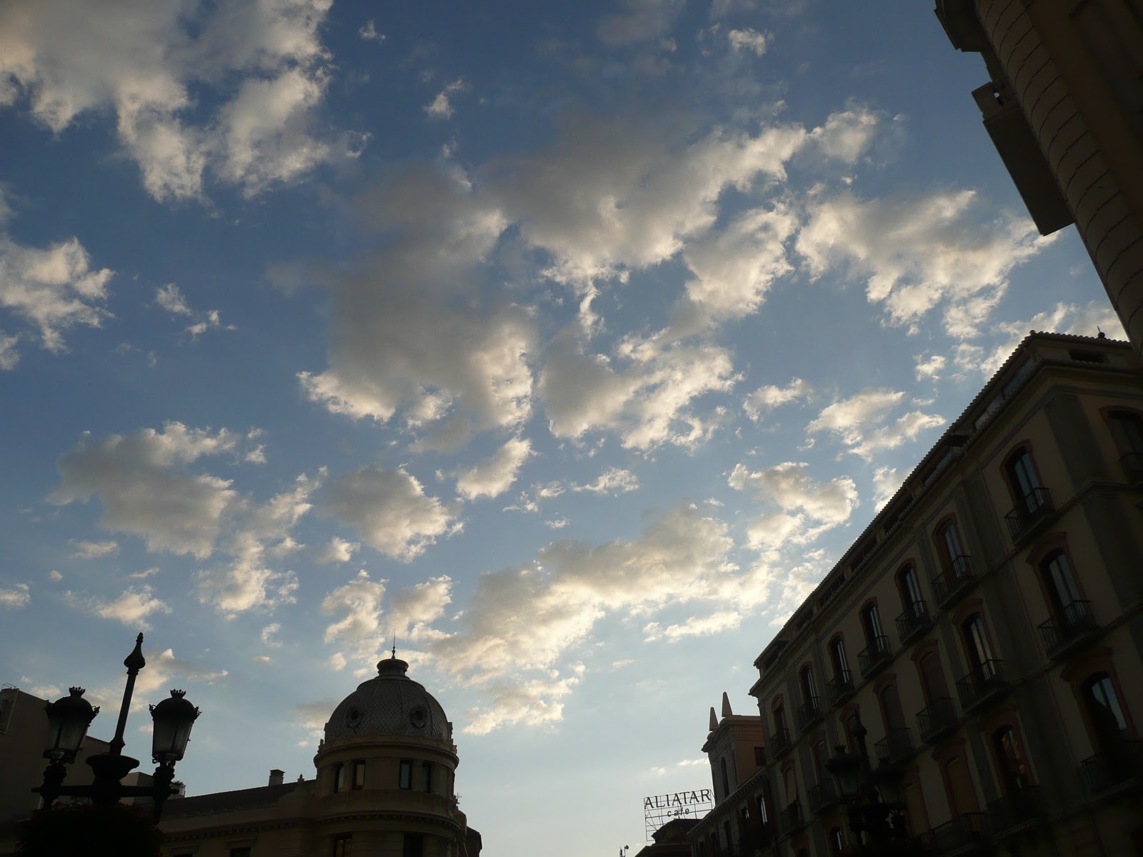 La Nuit Tombe à Quelle Heure Aujourd Hui Souvenirs d'ici et là : Grenade: A l'heure où tombe la nuit...