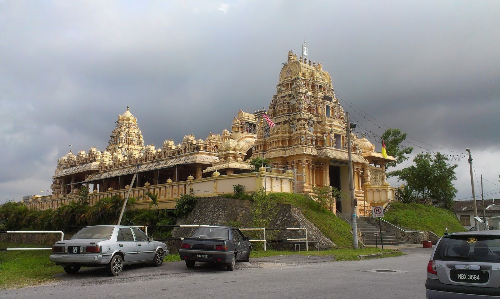 PARAKUNNATH SREE VETTAKKORUMAKAN PAYYAN KSHETHRAM (TEMPLE), AROLI