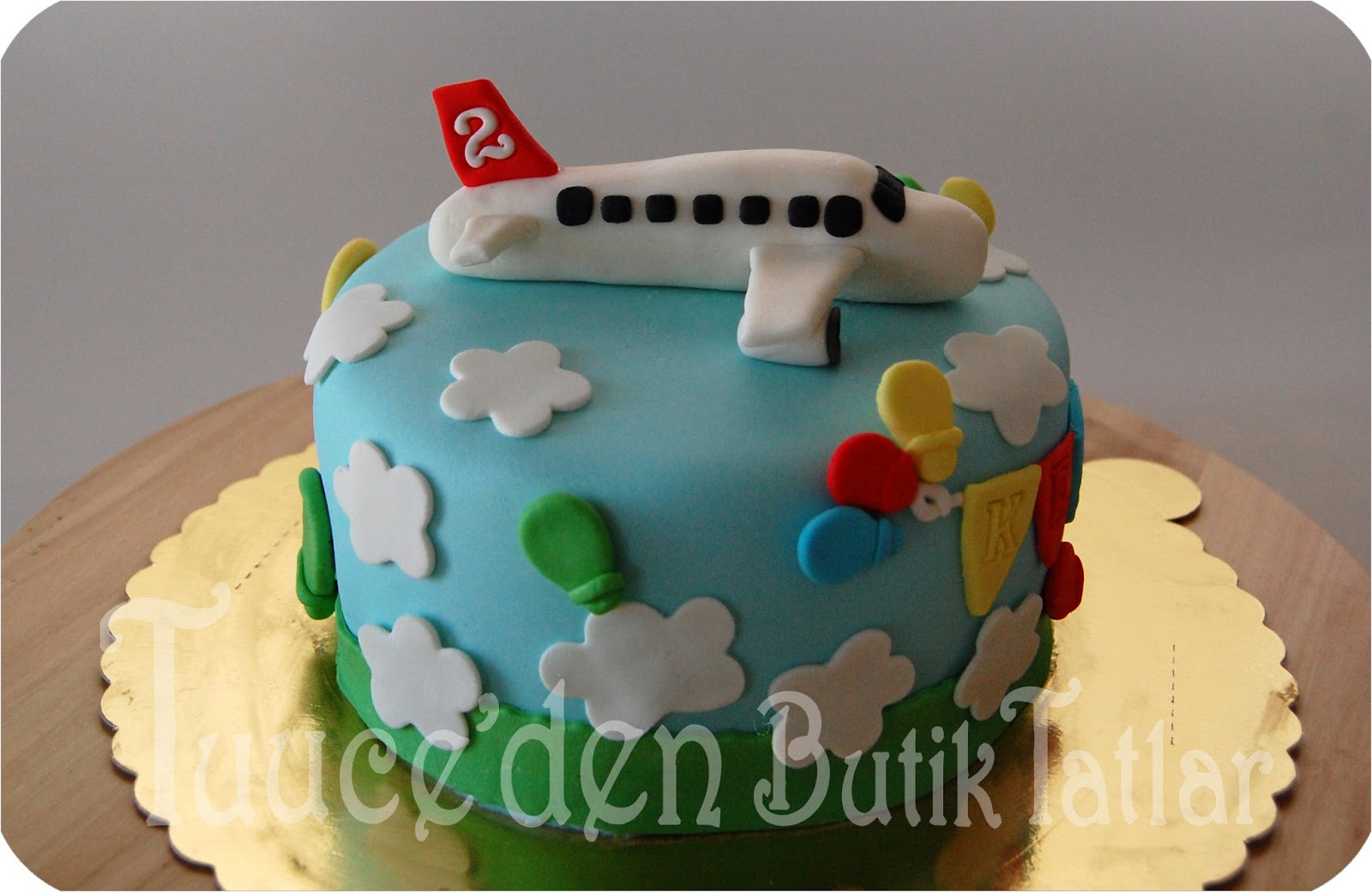 Tuuceden… Uçaklı Pasta