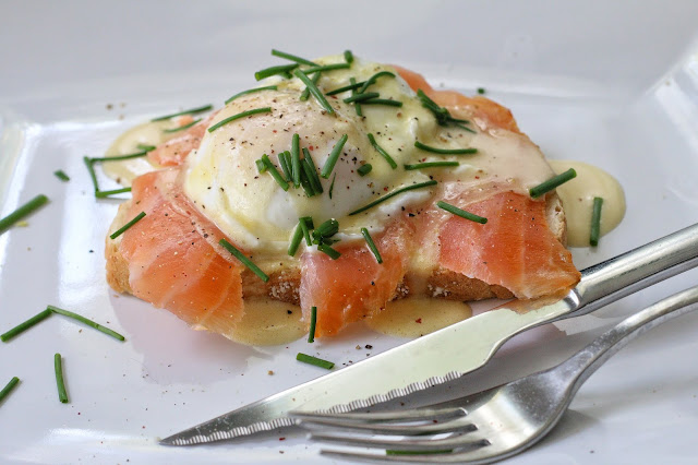 Eggs Benedict with Smoked Salmon and Chives