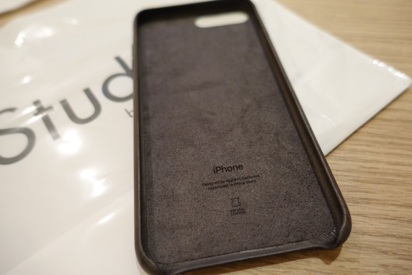 アップルiphone純正レザーケースのレビュー 耐久性は リーマンマイラー家の楽しみ方