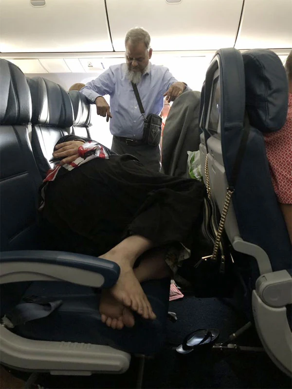 Twitter Is Shook After Man Stands On Flight For Six Hours So Wife Can Lie Down, Flight, News, Passenger, Humor, Twitter, National