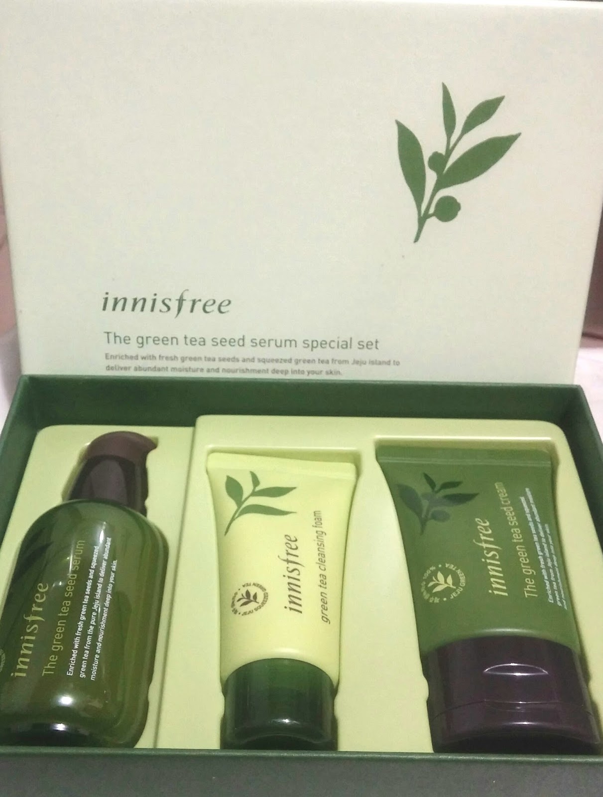 Innisfree The Green Tea Seed Serum Special Set (Serum, Cleansing Foam