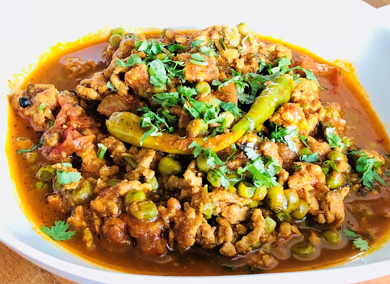 Keema Matar (Minced chicken with green peas)