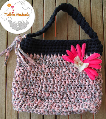 bolso de trapillo rosa y negro