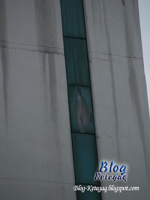 Misteri imej Virgin Mary muncul pada cermin tingkap hospital swasta di Malaysia