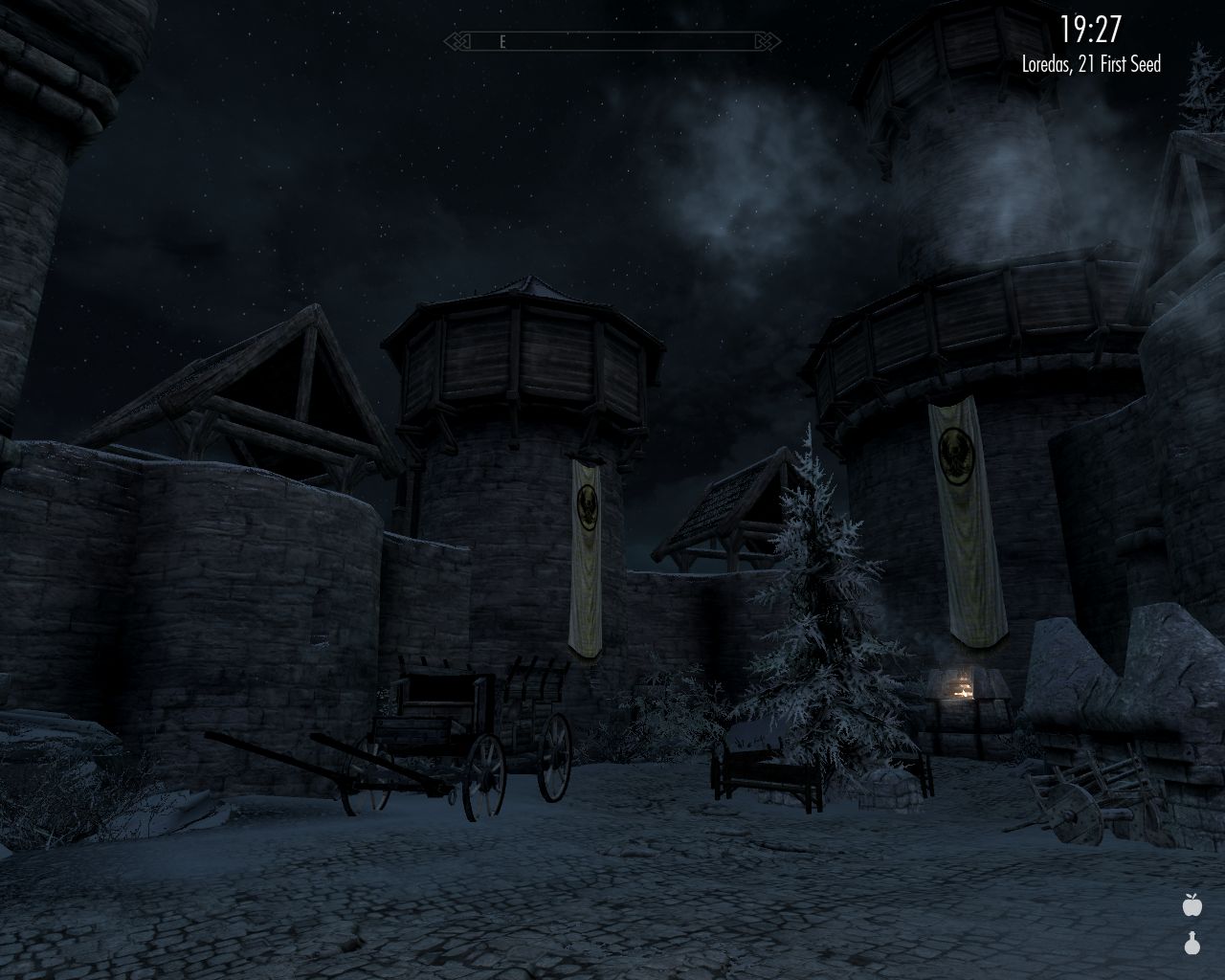 evening, Bruma palace courtyard, long banners hang from citadels, stars in the sky