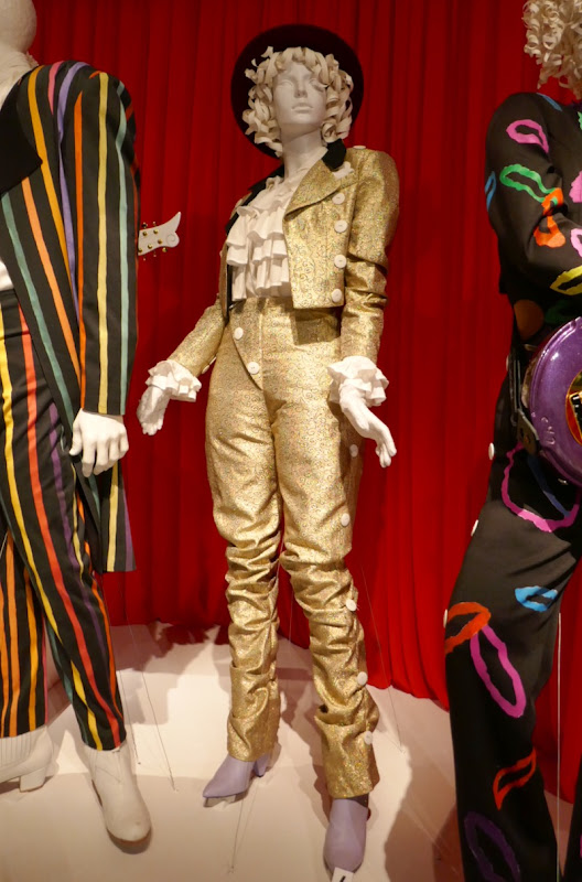 Black-ish Rainbow Johnson Prince 100th episode costume Blackish Rainbow Johnson Prince 100th episode costume
