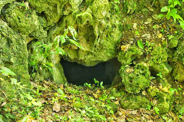 small,cave entrance, Dondon Gama