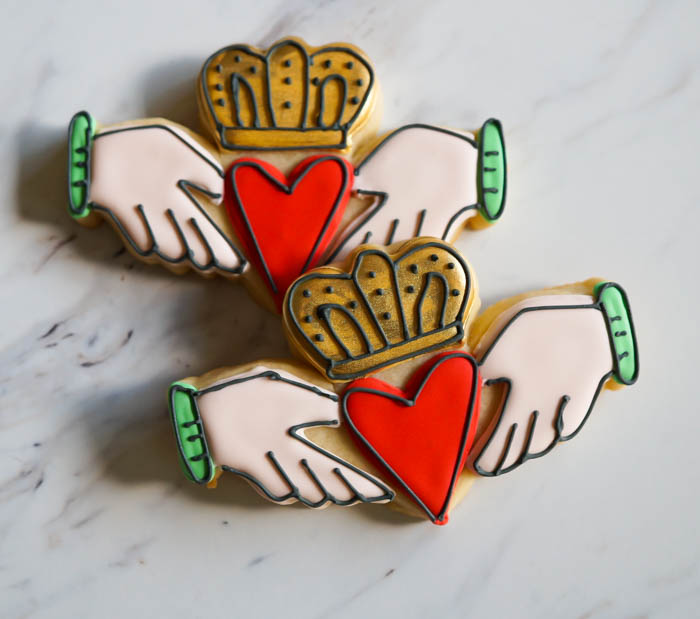 claddagh decorated cookies