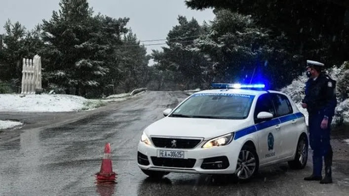 Η κακοκαιρία έντυσε στα «λευκά» τη χώρα – Προβλήματα στο οδικό δίκτυο (video) Η κακοκαιρία έντυσε στα «λευκά» τη χώρα – Προβλήματα στο οδικό δίκτυο (video)