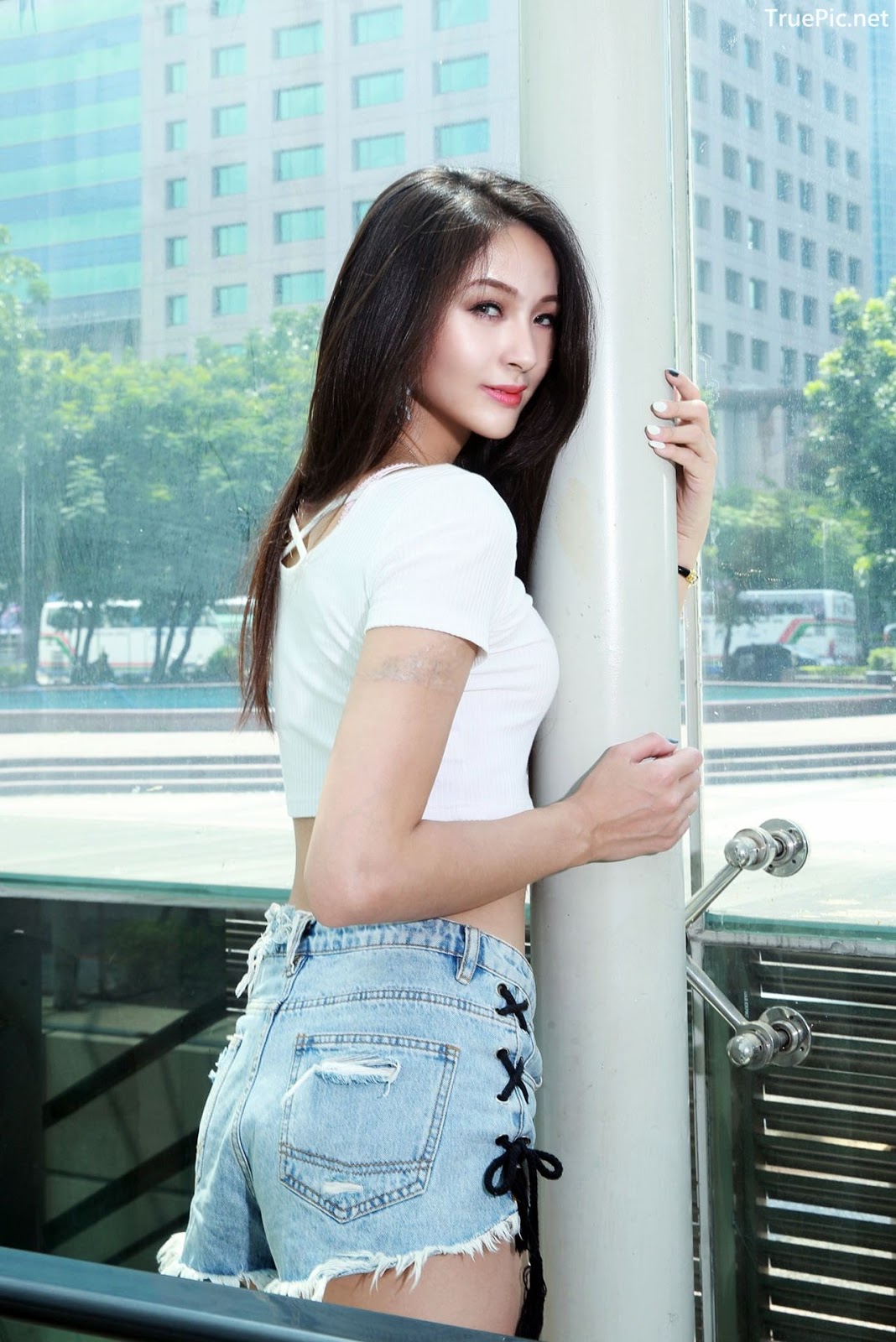 Image-Beautiful-Taiwanese-Girl-Lola-雪岑-Perfect-Long-Legs-Baby-TruePic.net- Picture-78