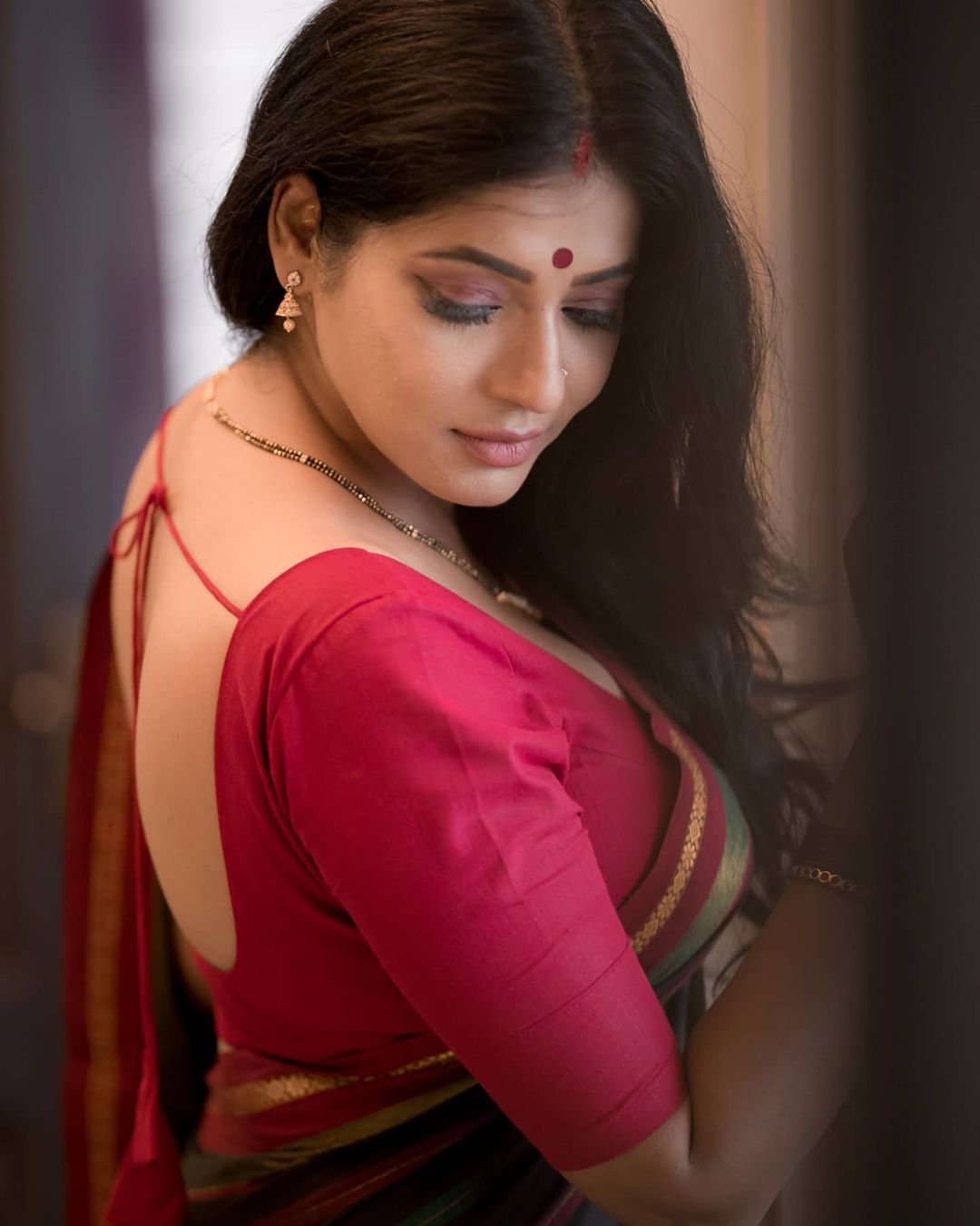 Saree Goddess Reshma Pasupuleti : Stunning Pics.