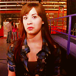Resultado de imagem para demi lovato programa de proteção para princesas gifs tumblr