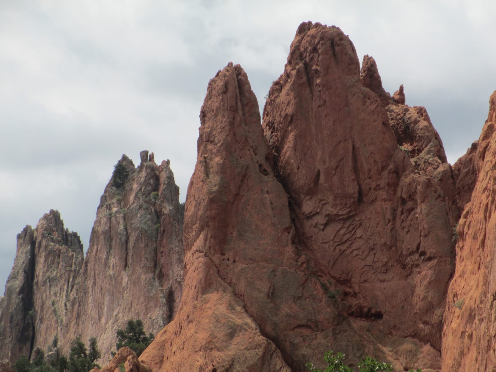 Ten Wheels Turnin': Big Rocks, Big RED Rocks