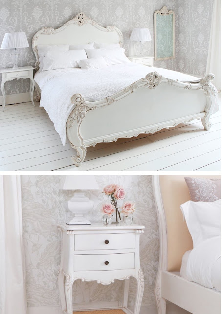 Dormitorio estilo francés, con muebles de madera labrada y espejos antiguos, en colores blancos. 