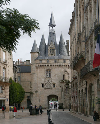 Medieval gate, the Porte Cailhau, Bordeaux