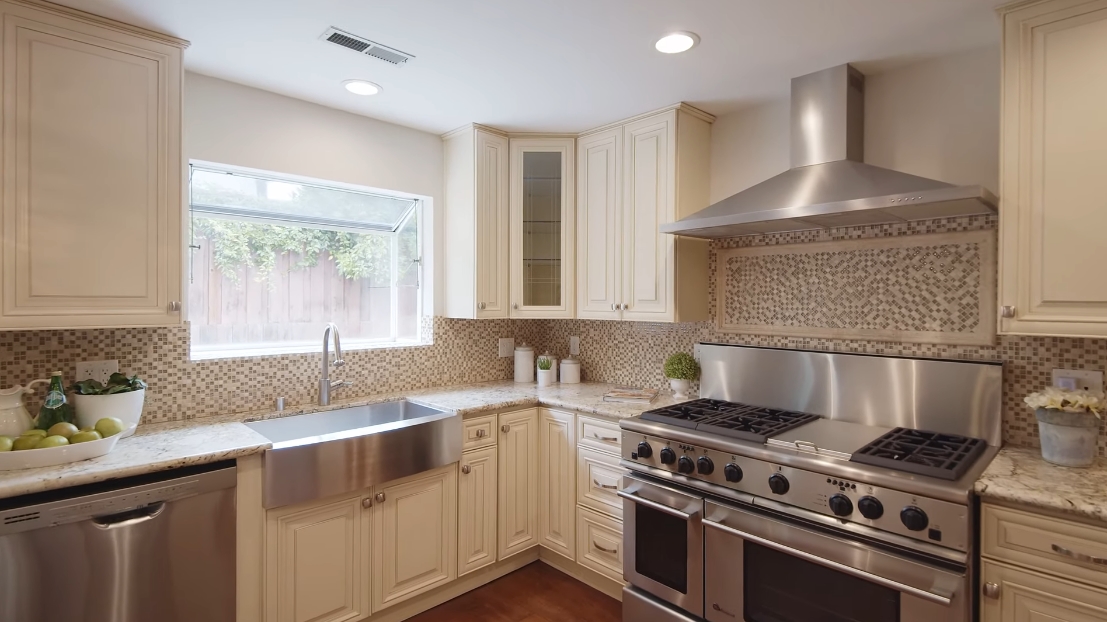 21 Interior Design Photos vs. 2055 Hull Ave, Redwood City, CA Luxury Home Tour