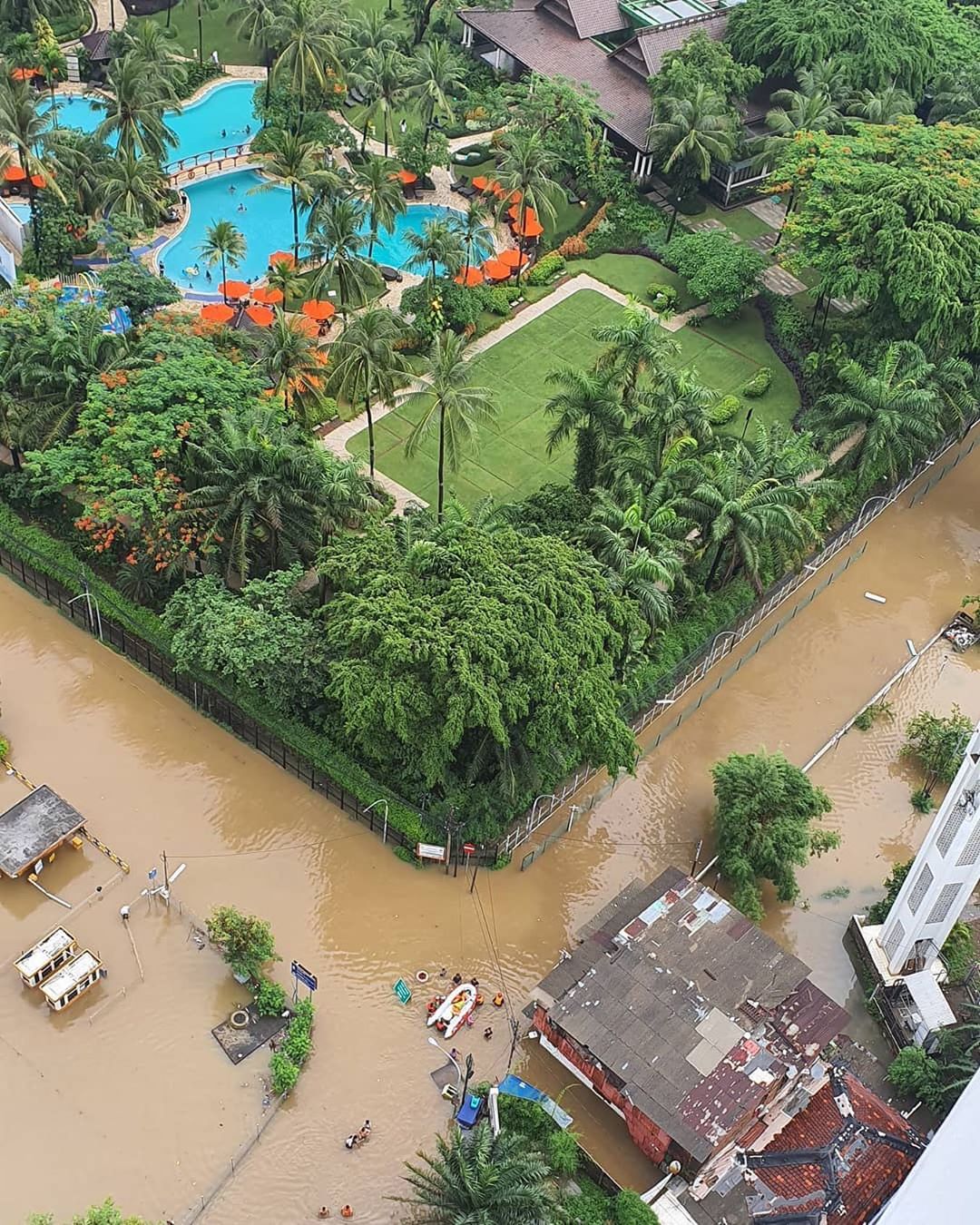 Ini yang Harus Kamu Lakukan Saat Banjir