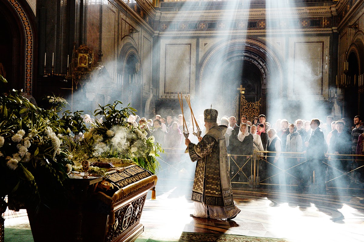 Великий четверг. Пасхальная служба в храме христа спасителя. Хоры в соборе нотр дам де пари. Богослужение в храме христа спасителя в москве. Литургия которой стоит париж.