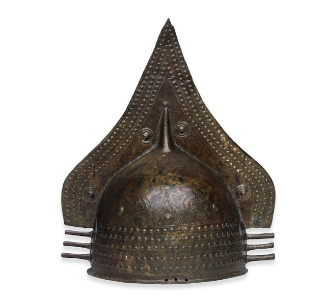Этрусский шлем с гребнем, VII век до н.э. Британский музей, Лондон