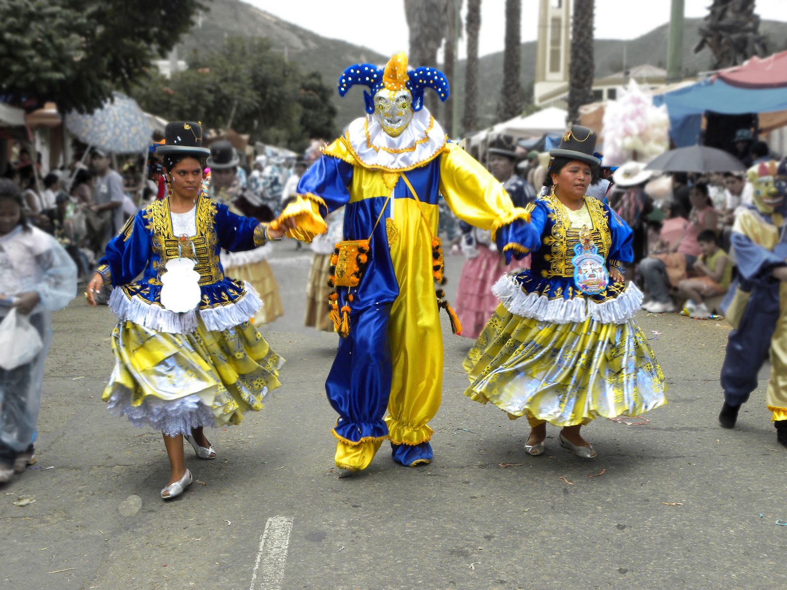 DANZAS TIPICAS DE BOLIVIA DANZAS TIPICAS DE BOLIVIA
