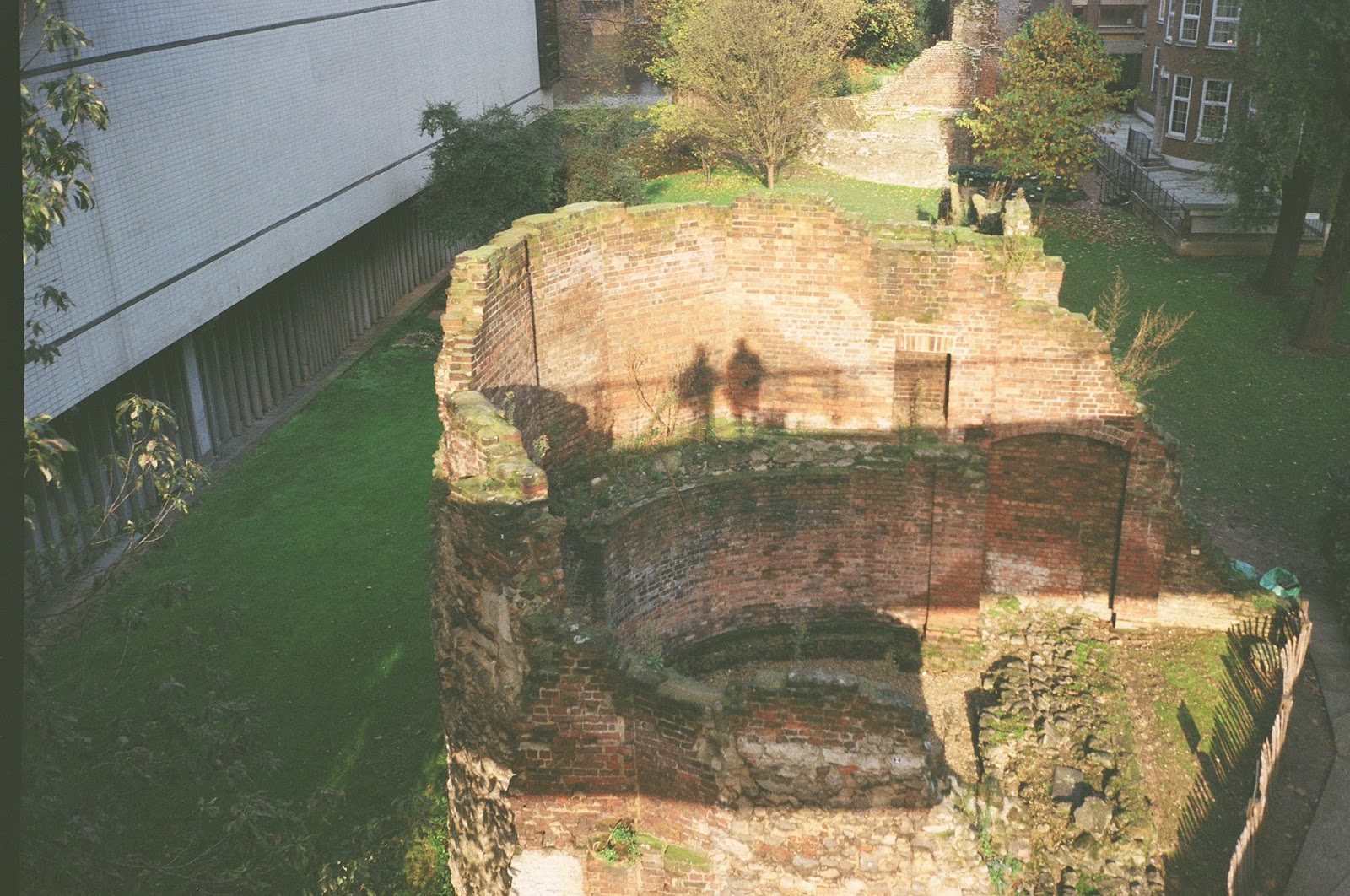 LONDON WALL, CITY OF LONDON, BARBICAN, ANCIENT RUINS, SHADOWS, ARCHAEOLOGY, MUSEUM OF LONDON,2015 GENERAL ELECTION, © VAC 100 DAYS 4 MILLION CONVERSATIONS