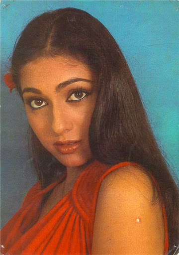 Celebrities On Instagram Facebook TikTok Snapchat Twitter : Tina Munim
