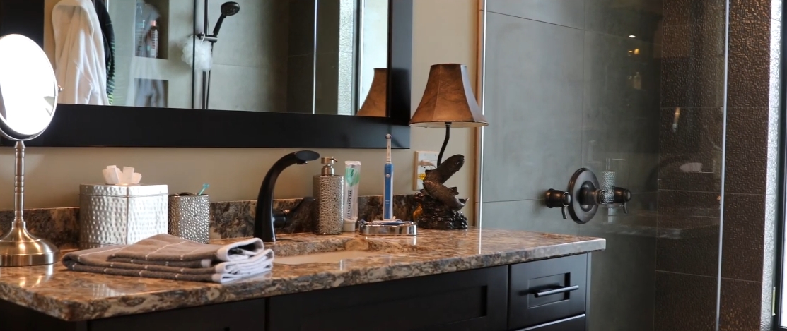 23 Photos vs. 2426 Andover Rd, Nanoose Bay, BC Interior Design Luxury Home Tour